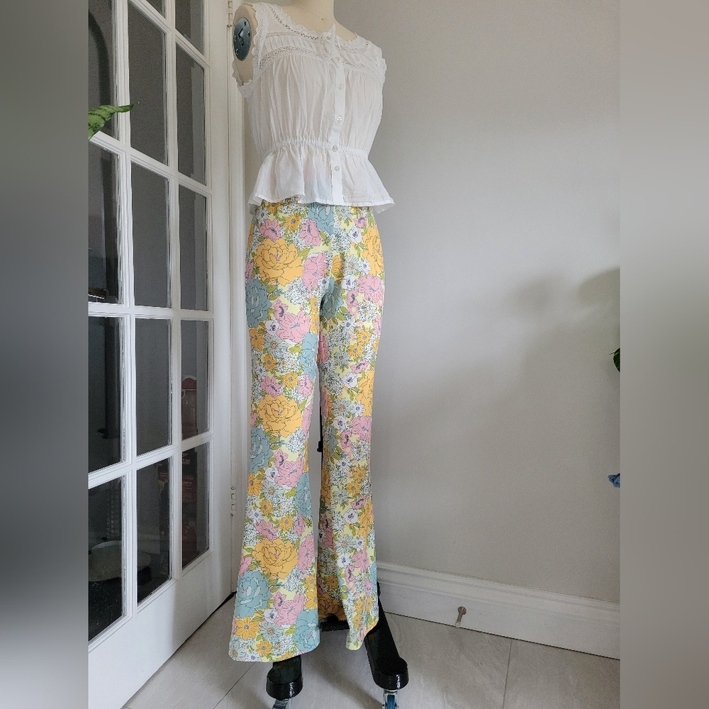 WAYF flared leggings in floral multi colour retro style print